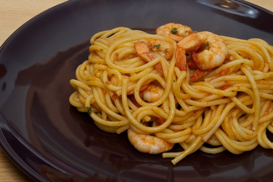 Spaghetti pomodoro e mazzancolle