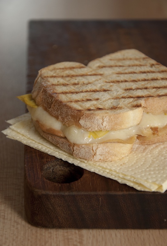 Panino con pollo, porro e Montasio